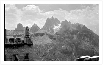Alpen mit Ruine | Fotografie © Martin Fahringer